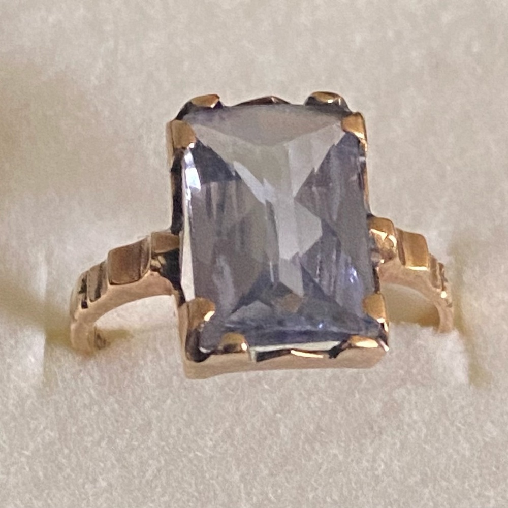 Size 6 Vintage 10k Emerald Cut Amethyst Excellent Grade on 4 prong Gold Ring